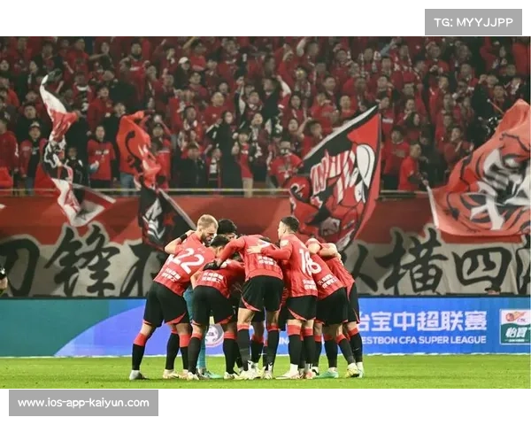 成都凤凰山足球场上座率连续突破一万创中超历史新纪录